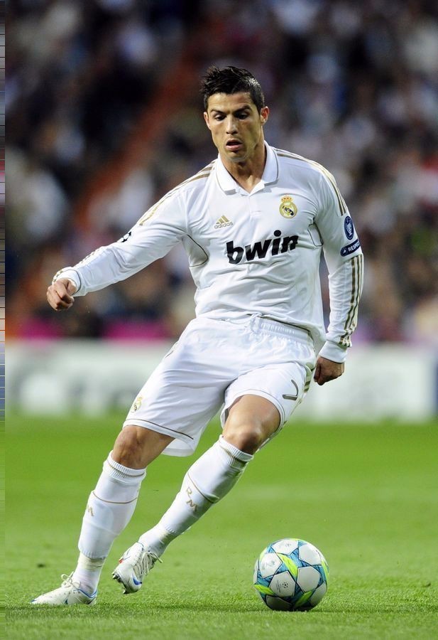 英媒：奥纳纳渴望重返曼联争夺一门，也不排除去英超其他球队（英媒称：奥纳纳盼回归曼联竞逐主力门将，亦不排除加盟英超其他球队）