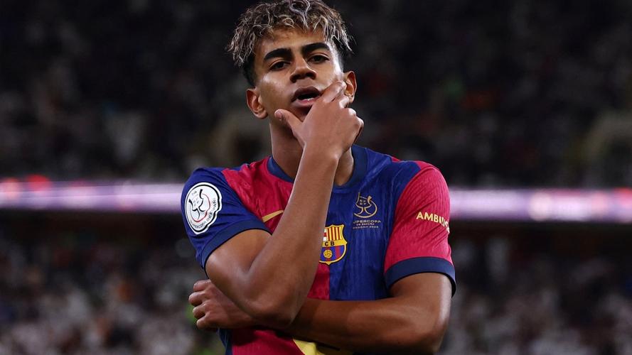 申花官方庆生海报出现低级翻译错误，将32nd写成32th（申花官微庆生海报翻译出错：32nd被写成32th）