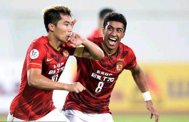 意甲半场：贝内德扎克点射破僵，比萨暂0-1帕尔马（意甲半场：贝内德扎克点球首开纪录，帕尔马暂1-0领先比萨）