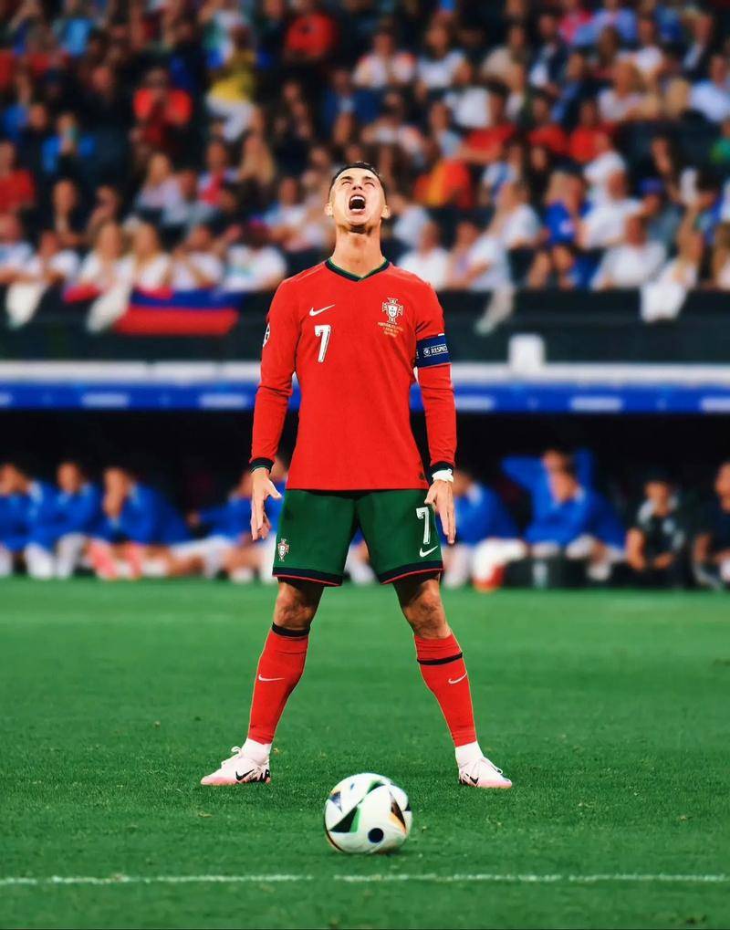 意大利杯尤文2-0乌迪内斯晋级，乔纳森-戴维、洛卡特利建功