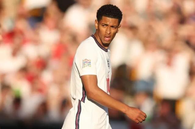 欧洲杯历史最佳阵容评选