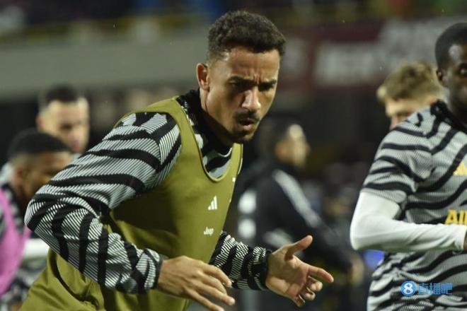 几乎零角度都能进，这准度离谱