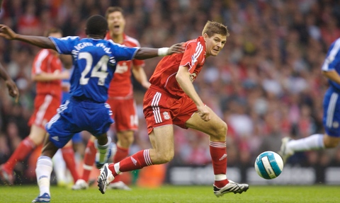 东体：特维斯在申花时训练都由自己决定，波耶特控制不了球队