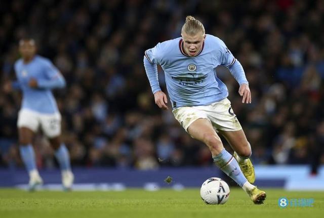 弗拉门戈提前一轮巴甲夺冠，连发多条社媒嘲讽帕尔梅拉斯